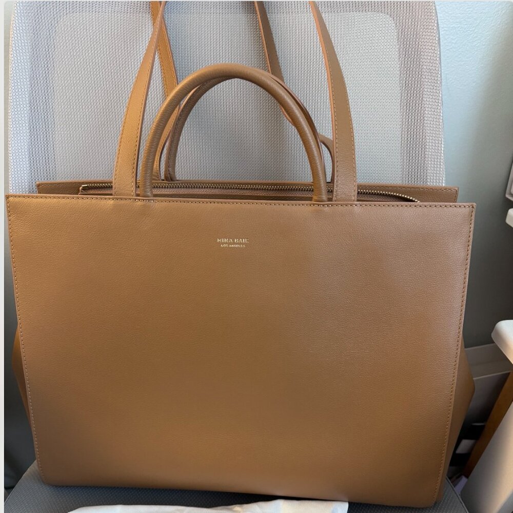 Mina Baie Juliet (Work Tote) in Tan